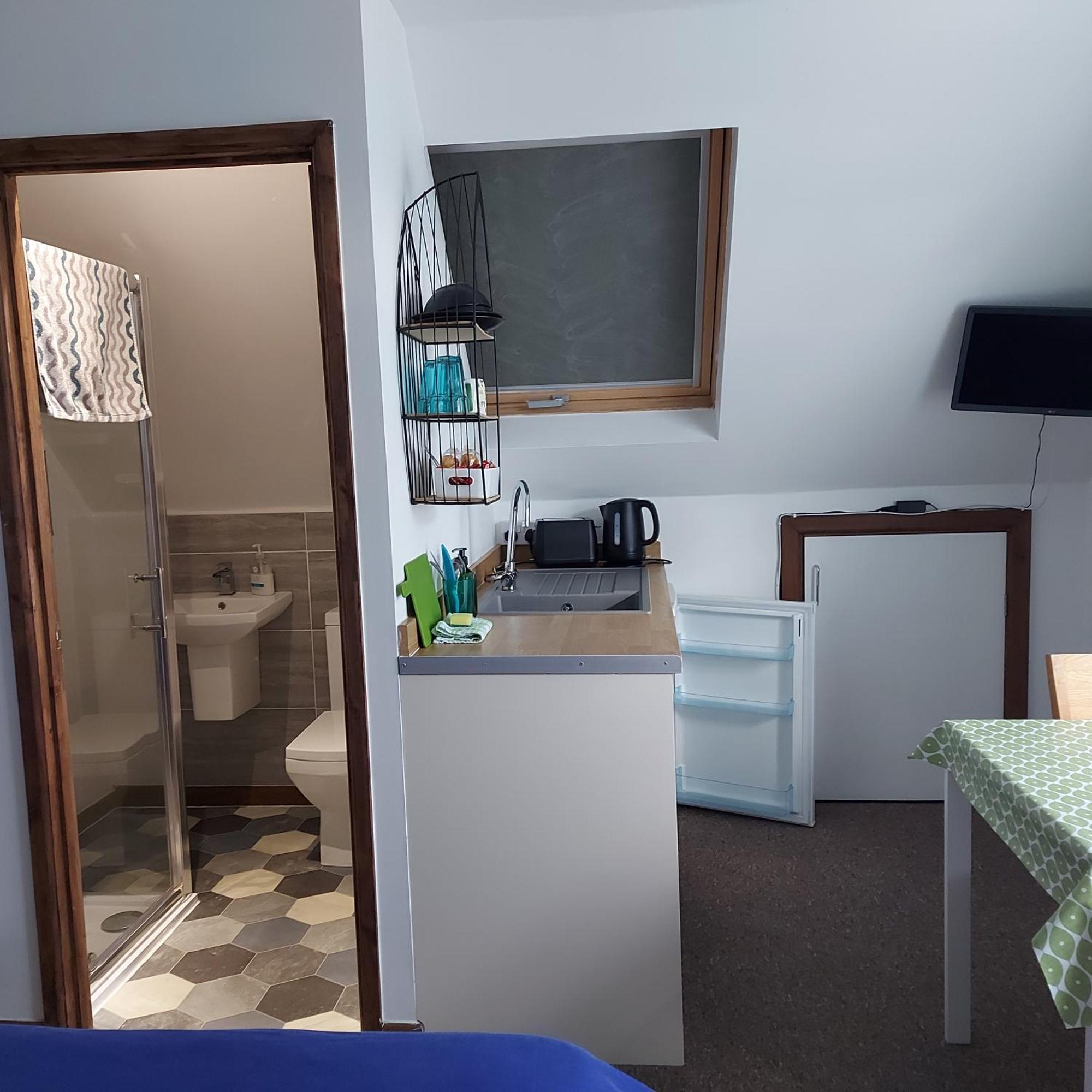 Chezzas Homestay Пул Екстериор снимка